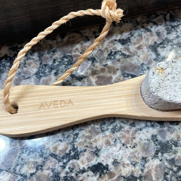 NEW AVEDA pumice stone with handle​​ - Picture 2 of 4